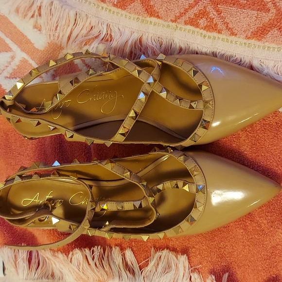 Shoes - Picture 5 of 5